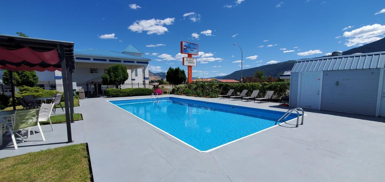 Grand Forks Inn Esterno foto