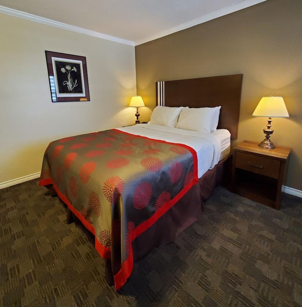 Grand Forks Inn Esterno foto