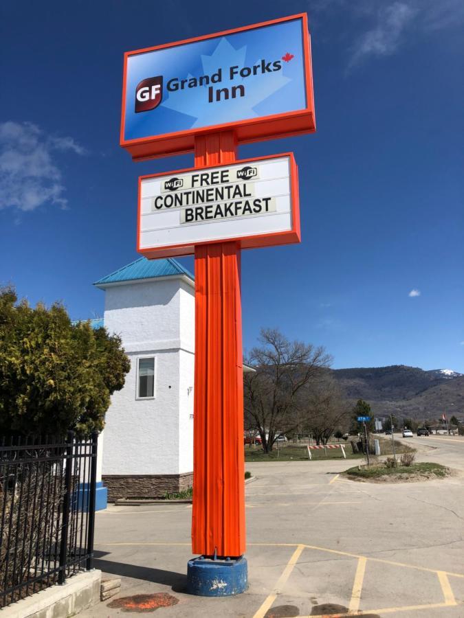 Grand Forks Inn Esterno foto